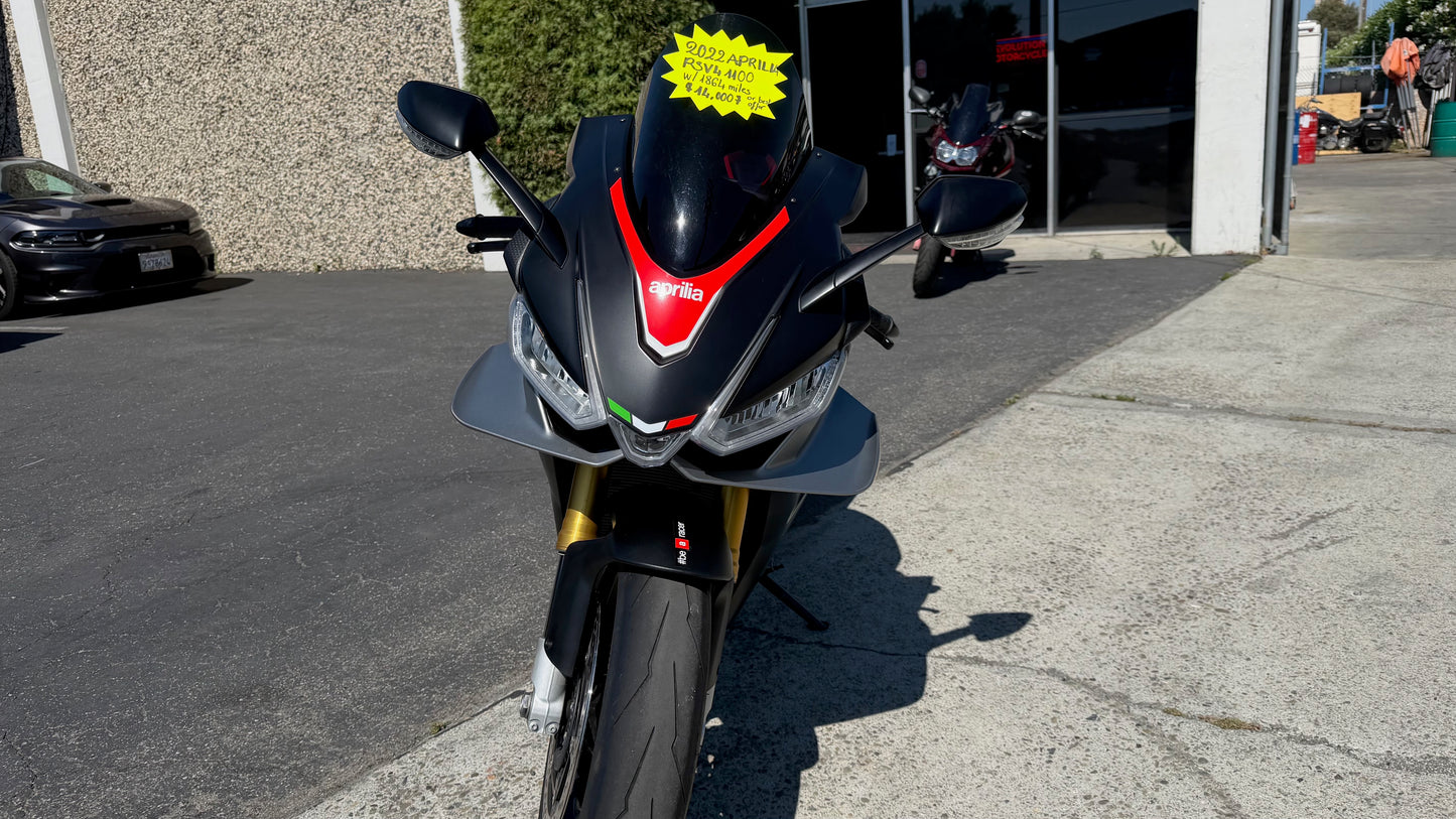 2022 Aprilia RSV4 1100